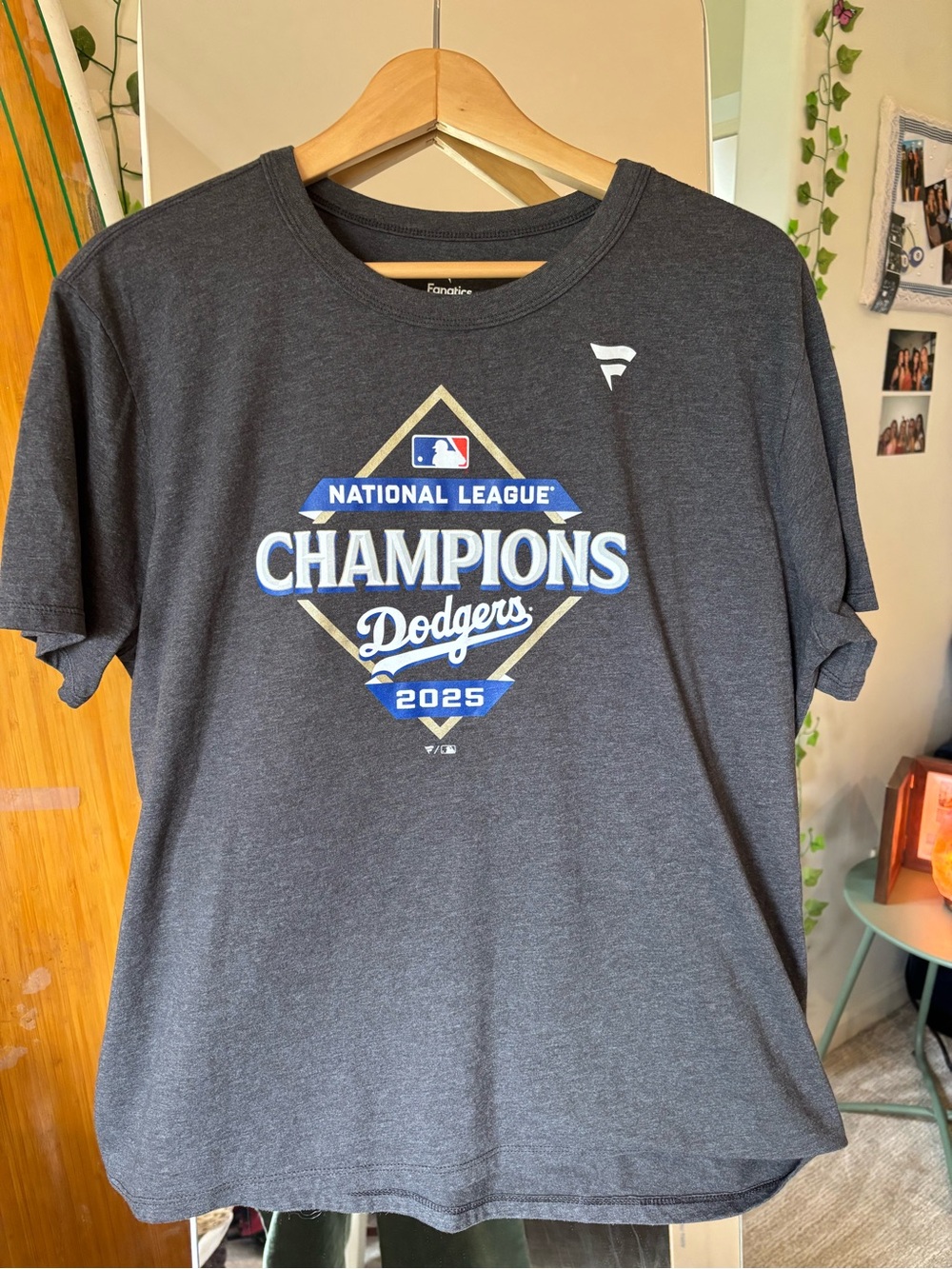 Fanatics Dodgers Champions 2025 T-Shirt - Charcoal women’s XL